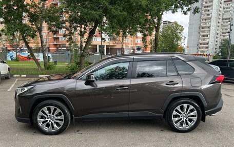 Toyota RAV4, 2021 год, 4 300 000 рублей, 3 фотография