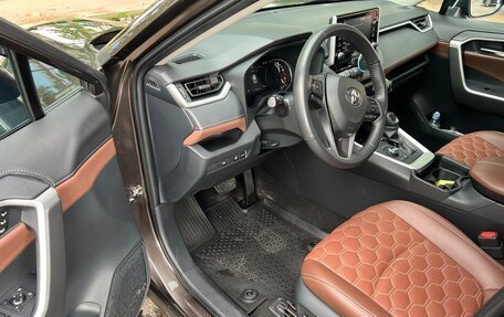 Toyota RAV4, 2021 год, 4 300 000 рублей, 10 фотография