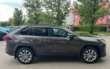 Toyota RAV4, 2021 год, 4 300 000 рублей, 5 фотография