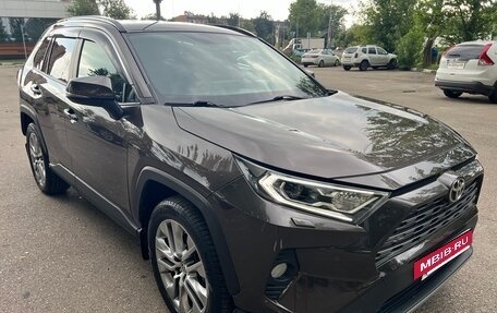 Toyota RAV4, 2021 год, 4 300 000 рублей, 6 фотография