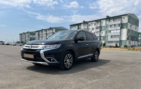 Mitsubishi Outlander III рестайлинг 3, 2016 год, 1 690 000 рублей, 3 фотография