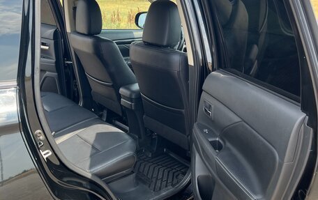 Mitsubishi Outlander III рестайлинг 3, 2016 год, 1 690 000 рублей, 10 фотография