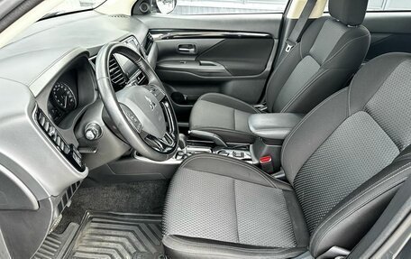 Mitsubishi Outlander III рестайлинг 3, 2019 год, 1 850 000 рублей, 11 фотография