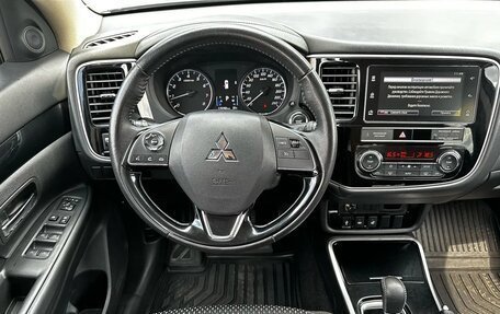 Mitsubishi Outlander III рестайлинг 3, 2019 год, 1 850 000 рублей, 19 фотография