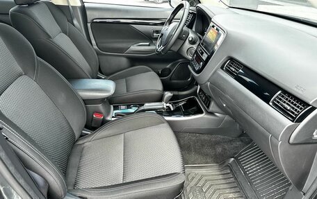 Mitsubishi Outlander III рестайлинг 3, 2019 год, 1 850 000 рублей, 23 фотография