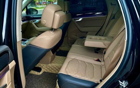 Volkswagen Touareg III, 2019 год, 4 400 000 рублей, 17 фотография