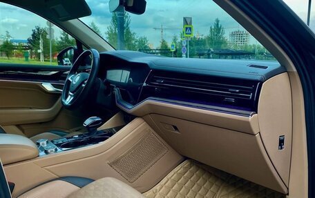 Volkswagen Touareg III, 2019 год, 4 400 000 рублей, 14 фотография