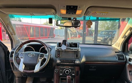 Toyota Land Cruiser Prado 150 рестайлинг 2, 2015 год, 3 250 000 рублей, 9 фотография