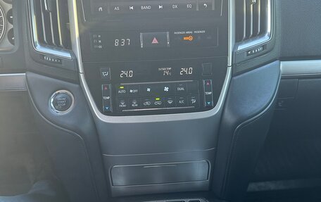 Toyota Land Cruiser 200, 2016 год, 4 900 000 рублей, 6 фотография