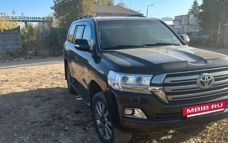 Toyota Land Cruiser 200, 2016 год, 4 900 000 рублей, 2 фотография