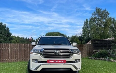 Toyota Land Cruiser 200, 2016 год, 6 500 000 рублей, 5 фотография