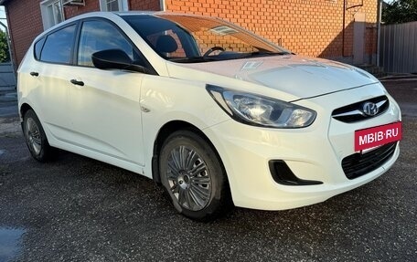 Hyundai Solaris II рестайлинг, 2012 год, 699 999 рублей, 2 фотография