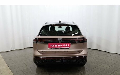 Volkswagen Tiguan, 2024 год, 5 040 000 рублей, 4 фотография