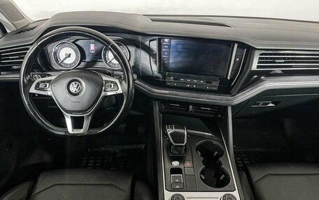 Volkswagen Touareg III, 2019 год, 4 297 000 рублей, 12 фотография