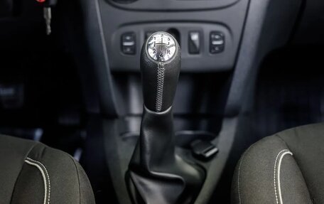 Renault Sandero II рестайлинг, 2019 год, 1 198 000 рублей, 27 фотография