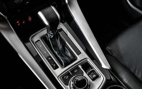 Mitsubishi Pajero Sport III рестайлинг, 2017 год, 2 667 000 рублей, 19 фотография