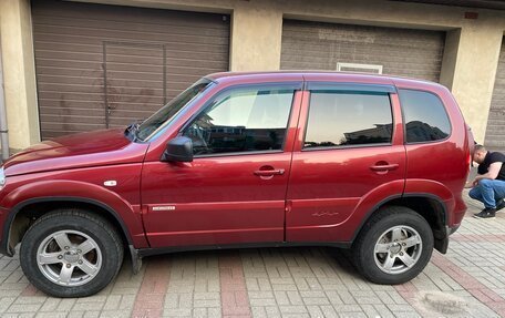 Chevrolet Niva I рестайлинг, 2017 год, 950 000 рублей, 2 фотография