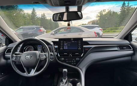 Toyota Camry, 2021 год, 3 300 000 рублей, 5 фотография