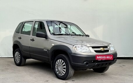 Chevrolet Niva I рестайлинг, 2018 год, 690 000 рублей, 2 фотография