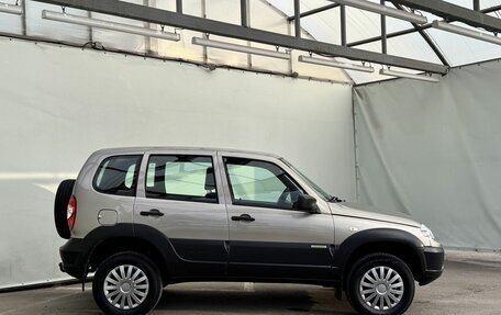 Chevrolet Niva I рестайлинг, 2018 год, 690 000 рублей, 10 фотография