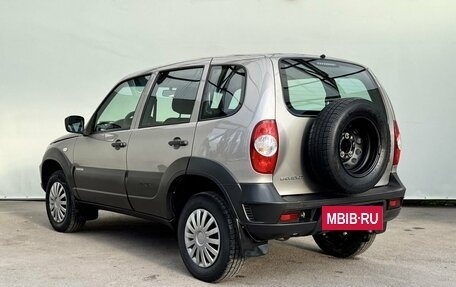 Chevrolet Niva I рестайлинг, 2018 год, 690 000 рублей, 6 фотография
