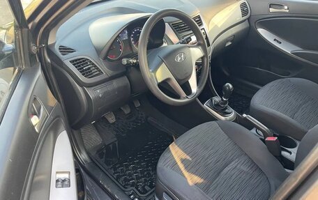 Hyundai Solaris II рестайлинг, 2015 год, 900 000 рублей, 9 фотография