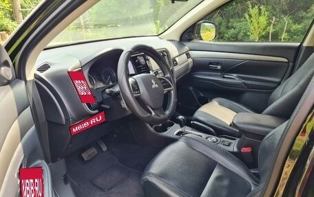 Mitsubishi Outlander III рестайлинг 3, 2013 год, 1 800 000 рублей, 1 фотография