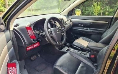 Mitsubishi Outlander III рестайлинг 3, 2013 год, 1 800 000 рублей, 1 фотография