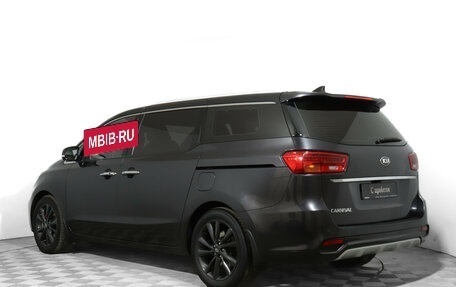 KIA Carnival III, 2018 год, 2 680 000 рублей, 7 фотография