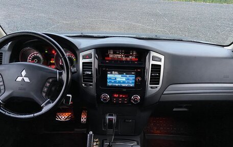 Mitsubishi Pajero IV, 2015 год, 2 900 000 рублей, 6 фотография