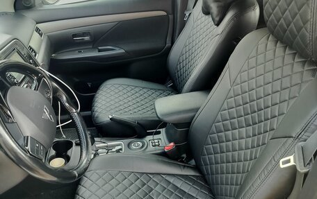 Mitsubishi Outlander III рестайлинг 3, 2015 год, 1 200 000 рублей, 15 фотография