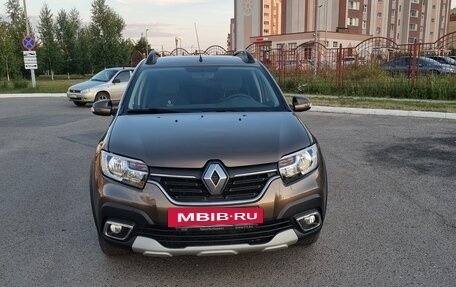 Renault Sandero II рестайлинг, 2018 год, 1 300 000 рублей, 2 фотография