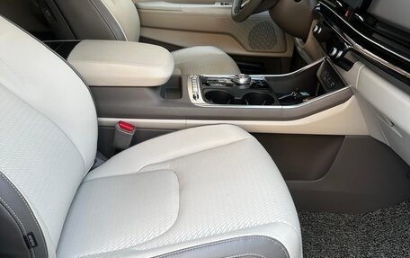 KIA Carnival, 2024 год, 5 650 000 рублей, 7 фотография