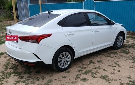 Hyundai Solaris II рестайлинг, 2020 год, 1 900 000 рублей, 4 фотография