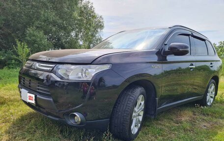 Mitsubishi Outlander III рестайлинг 3, 2013 год, 1 800 000 рублей, 3 фотография