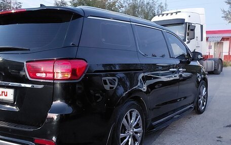 KIA Carnival III, 2019 год, 2 800 000 рублей, 2 фотография