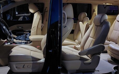 KIA Carnival III, 2019 год, 2 800 000 рублей, 5 фотография