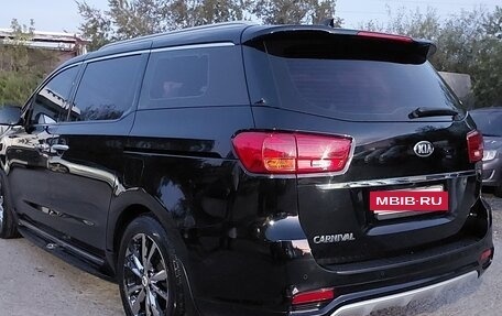 KIA Carnival III, 2019 год, 2 800 000 рублей, 4 фотография