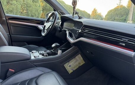 Volkswagen Touareg III, 2019 год, 5 300 000 рублей, 16 фотография