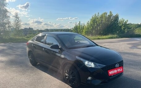 Hyundai Solaris II рестайлинг, 2021 год, 1 350 000 рублей, 3 фотография