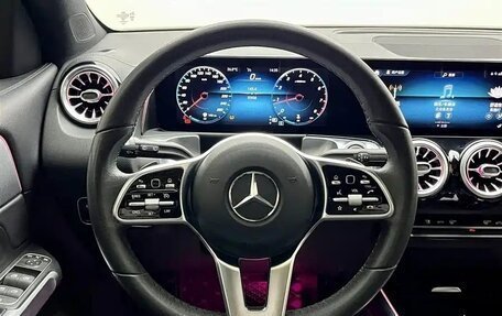 Mercedes-Benz GLB, 2022 год, 2 800 000 рублей, 9 фотография
