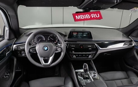 BMW 5 серия, 2017 год, 3 199 000 рублей, 9 фотография