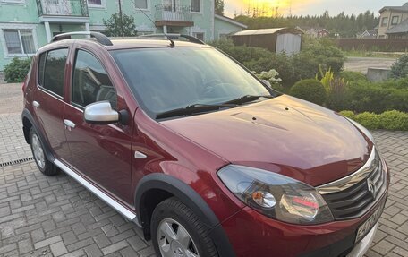 Renault Sandero I, 2013 год, 920 000 рублей, 2 фотография