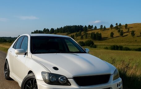 Toyota Altezza, 2001 год, 949 999 рублей, 1 фотография