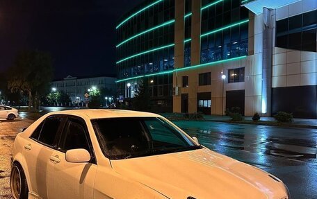 Toyota Altezza, 2001 год, 949 999 рублей, 3 фотография