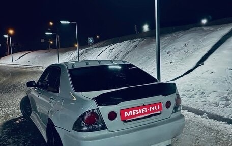Toyota Altezza, 2001 год, 949 999 рублей, 4 фотография