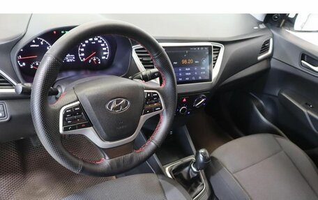 Hyundai Solaris II рестайлинг, 2017 год, 802 000 рублей, 6 фотография