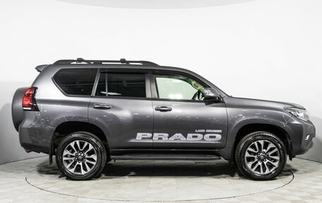 Toyota Land Cruiser Prado 150 рестайлинг 2, 2022 год, 7 200 000 рублей, 4 фотография