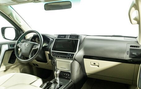 Toyota Land Cruiser Prado 150 рестайлинг 2, 2022 год, 7 200 000 рублей, 9 фотография
