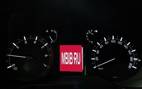 Toyota Land Cruiser Prado 150 рестайлинг 2, 2022 год, 7 200 000 рублей, 12 фотография